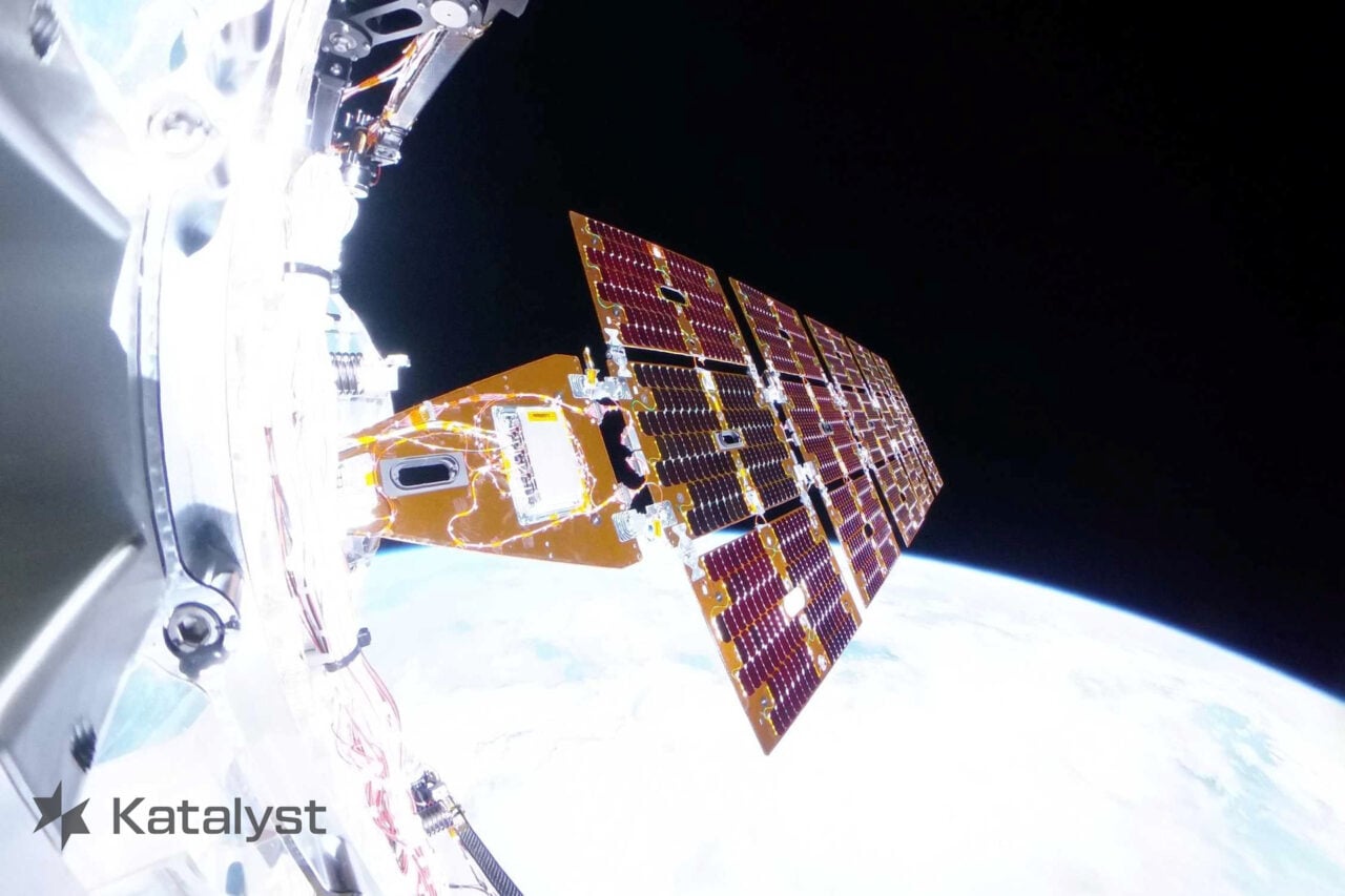 Spacecraft Sent to Rescue NASA Telescope Is Having Its Own Issues