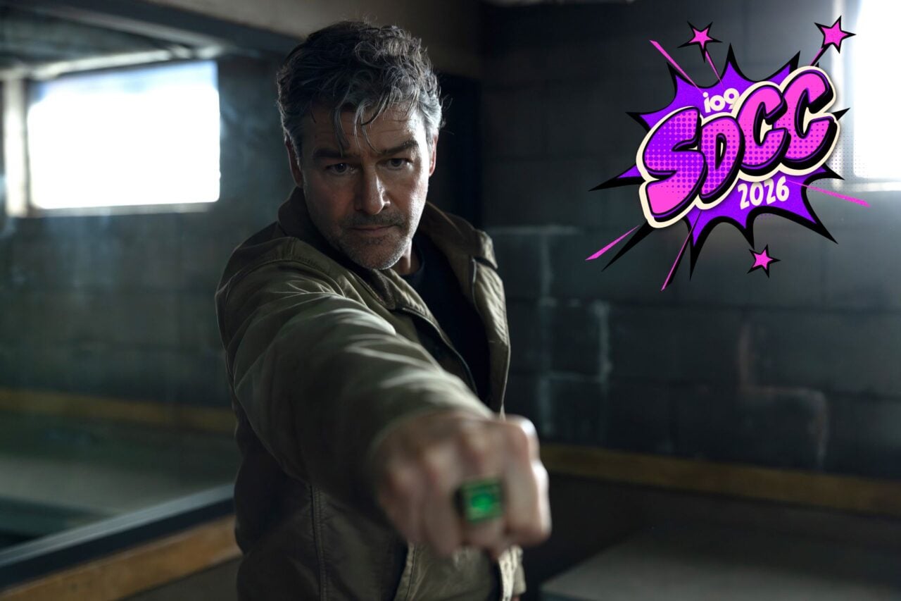 Kyle Chandler Lanterns Sdcc