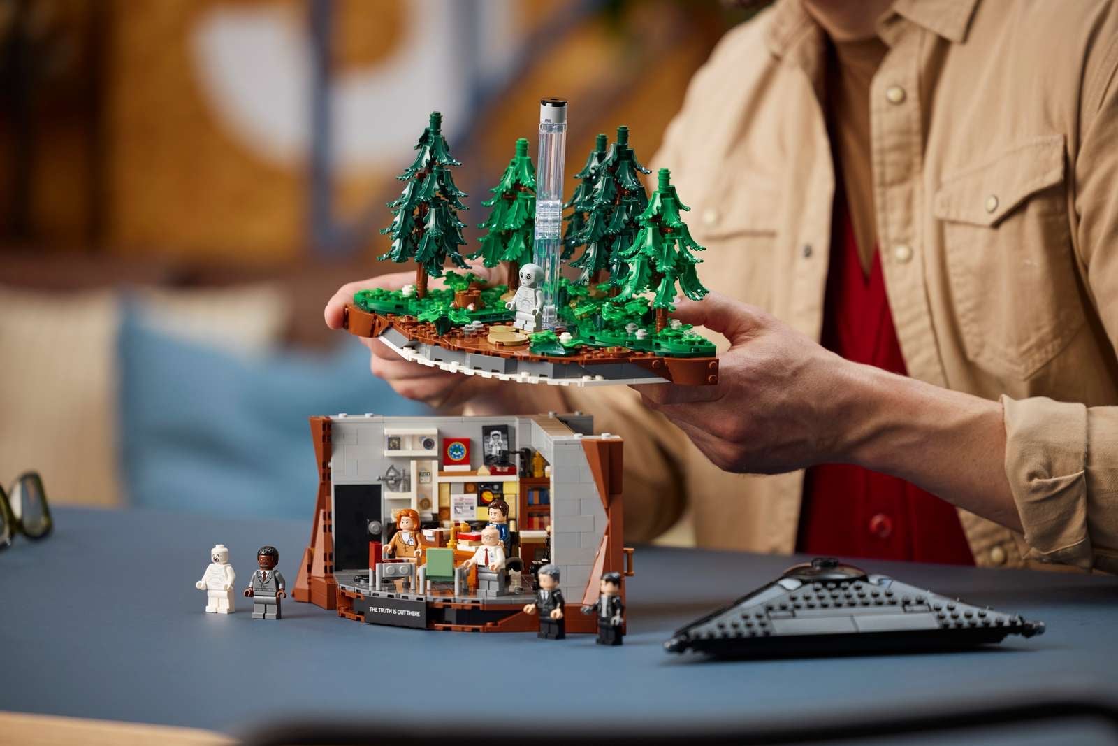 Lego Xfiles Putting Set Together 2