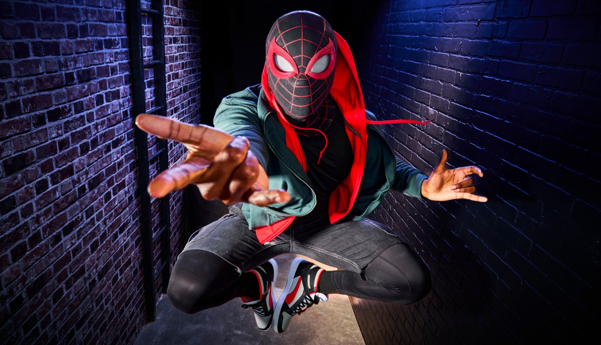 Marvel Legends Series Spider Man Miles Morales Electronic Expressive Mask (13)