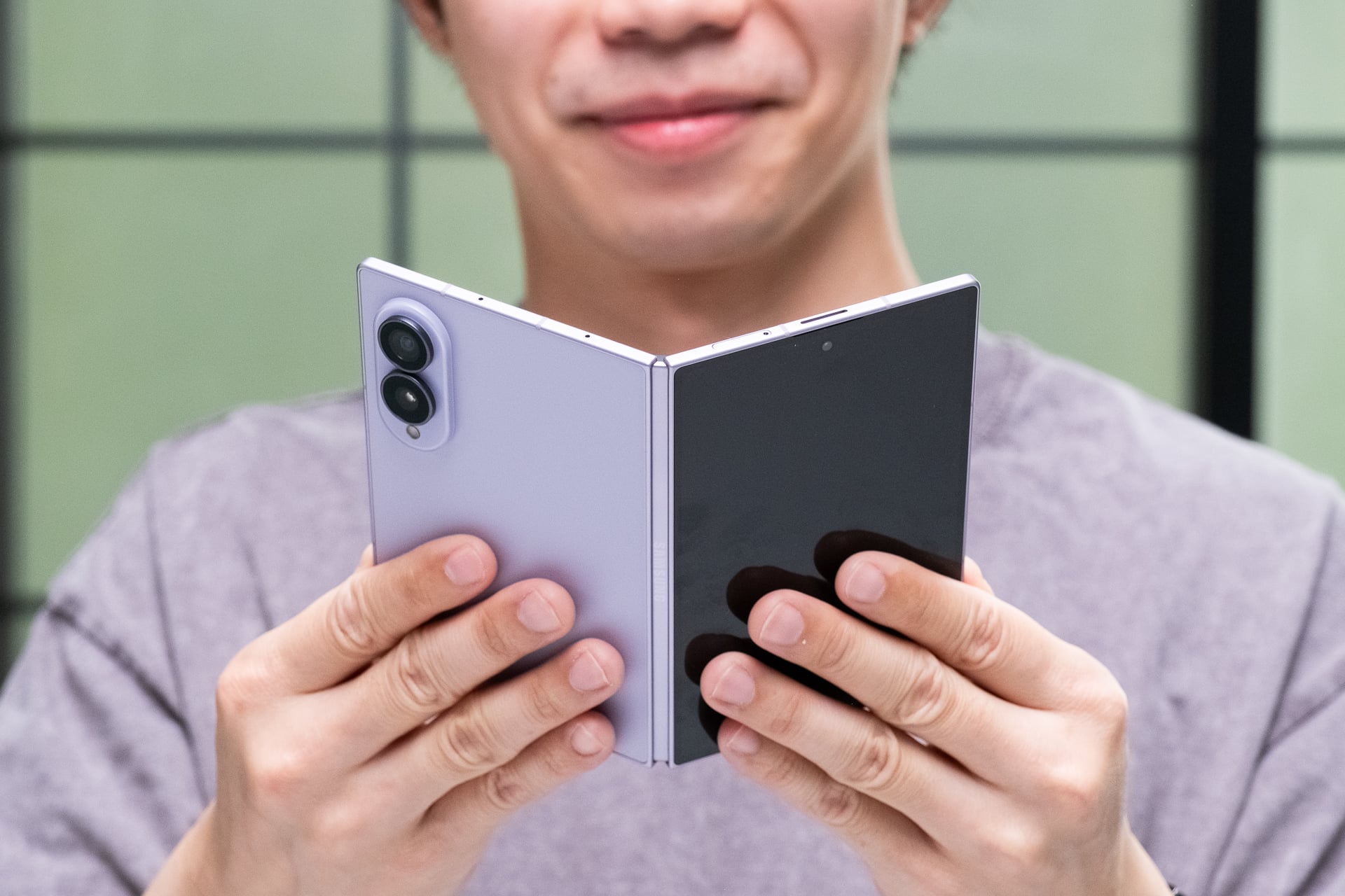 Samsung Galaxy Z Fold 8 03