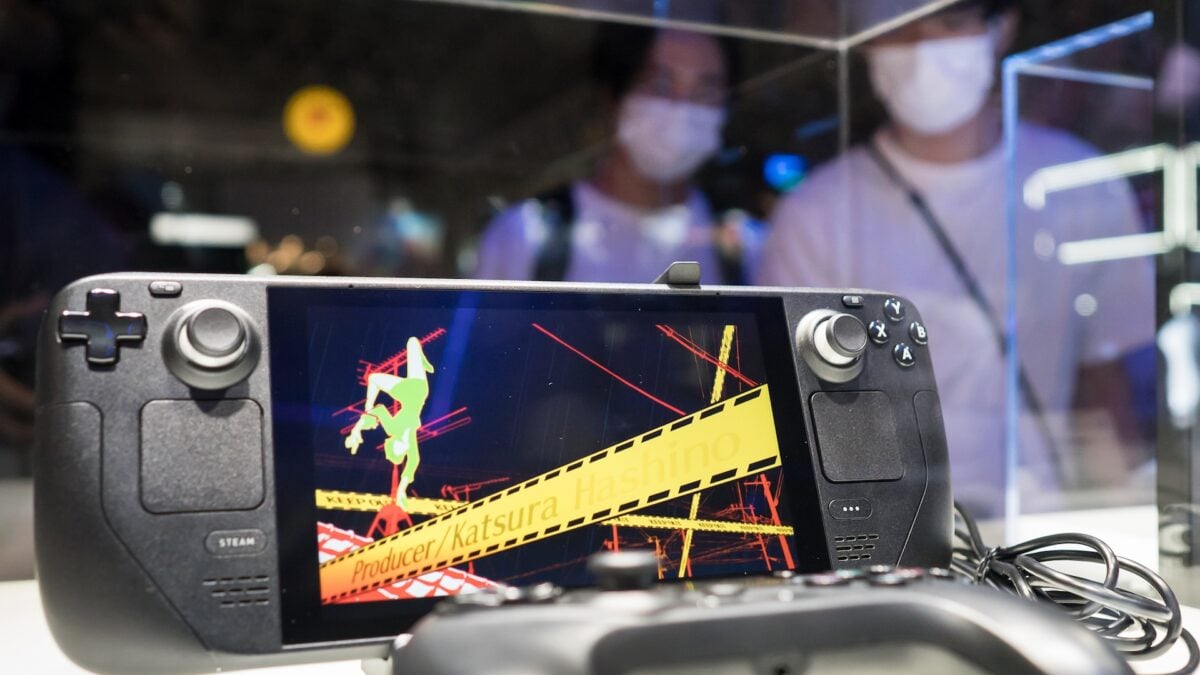 No, the LCD Steam Deck Isn&rsquo;t Dying&hellip; Yet