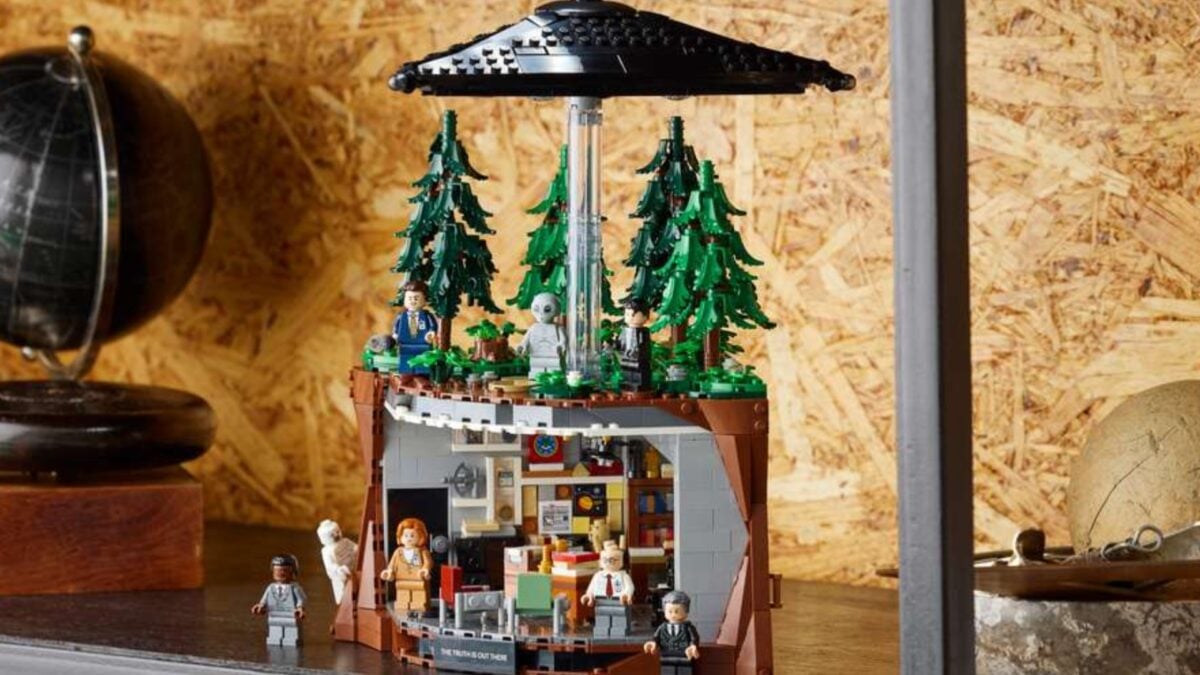 The Truth Is Out There, We Need This ‘X-Files’ Lego Set The Truth Is Out There, We Need This ‘X-Files’ Lego Set