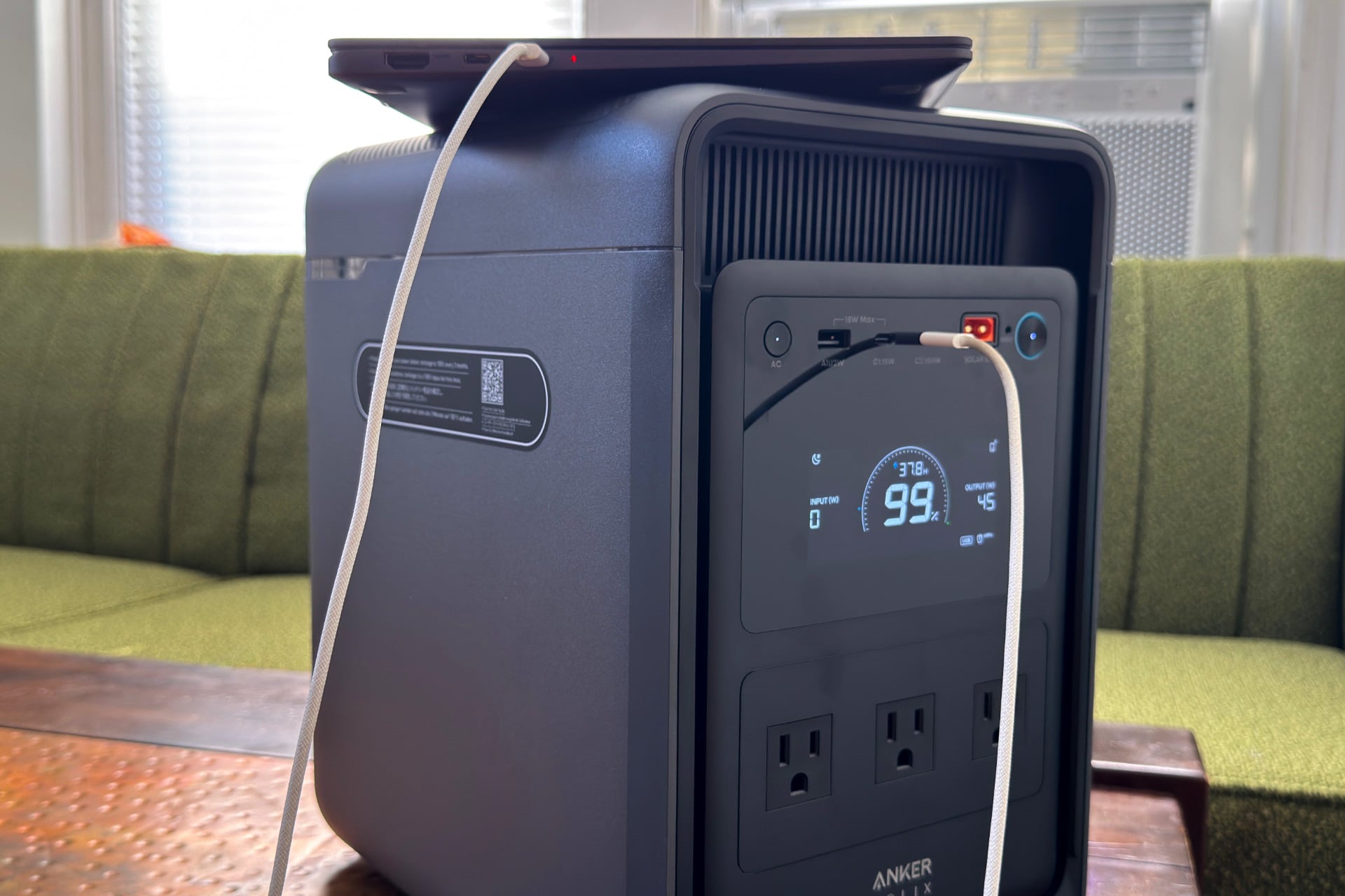 gizmodo.com - Wes Davis - Anker Solix S2000 Review: The Little 2kWh Battery That Could
