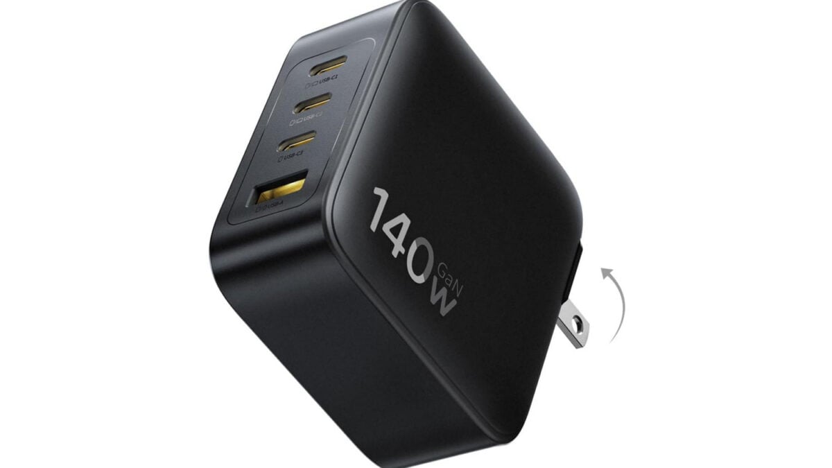 This Compact 140W Block Fast Charges Two Laptops at Once, Now Selling for Peanuts