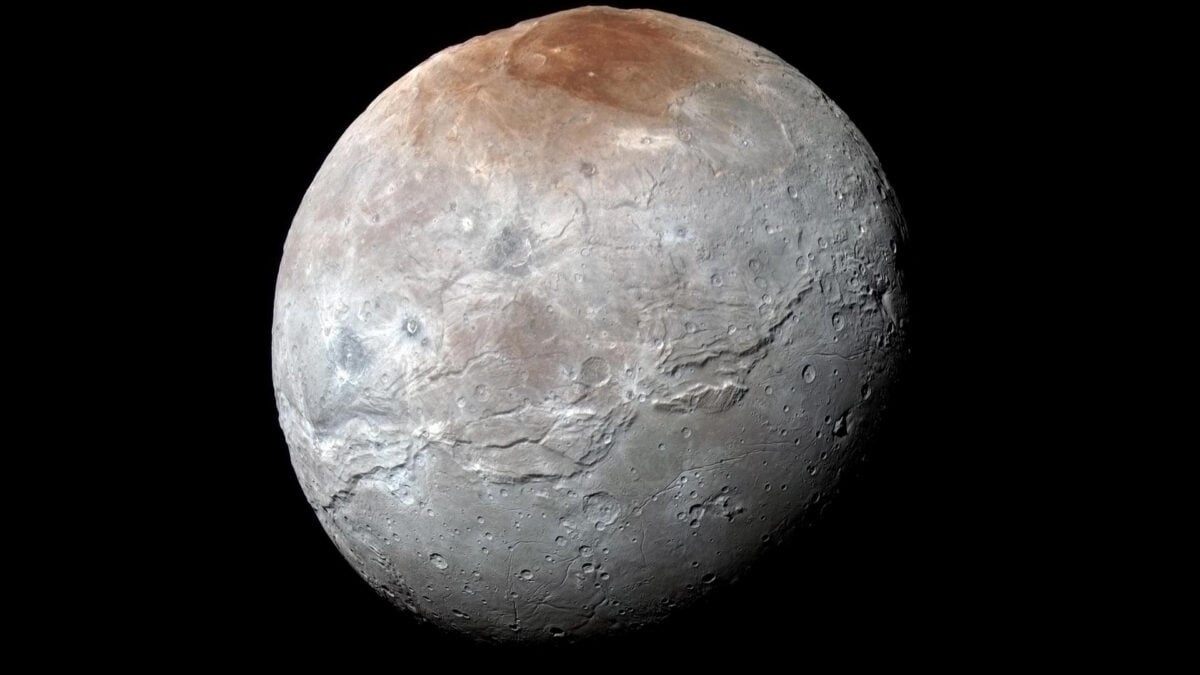 Weird Mountains on Pluto&rsquo;s Largest Moon Charon Reveals a Surprising Past