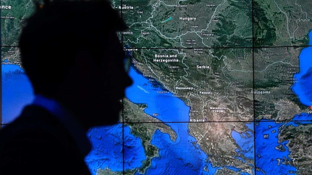 Google Briefly Turned Google Earth Into an AI Slop Factory Google Briefly Turned Google Earth Into an AI Slop Factory