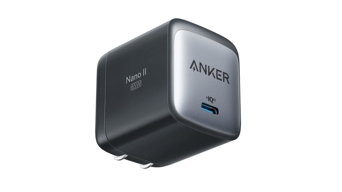 This 65W Anker Charger Folds Flat and Fits in Any Pocket, Now Selling for Peanuts