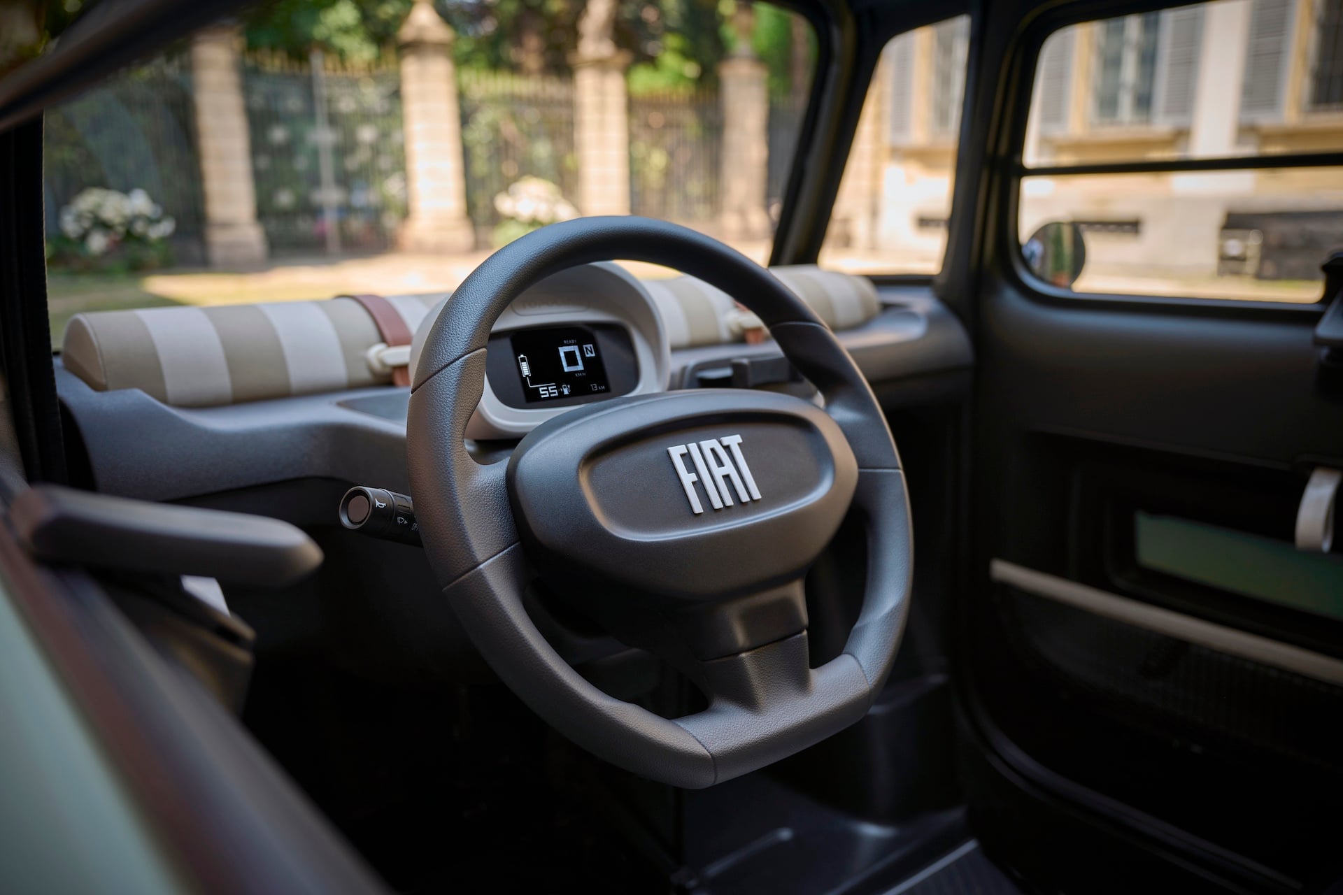 New Fiat Topolino Interior and steering wheel