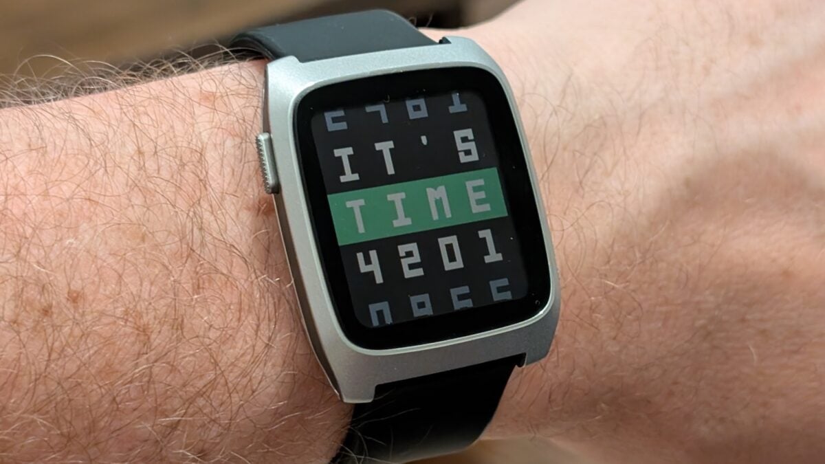 Pebble Will Replace Cracked Screens on Its Revived Smartwatch