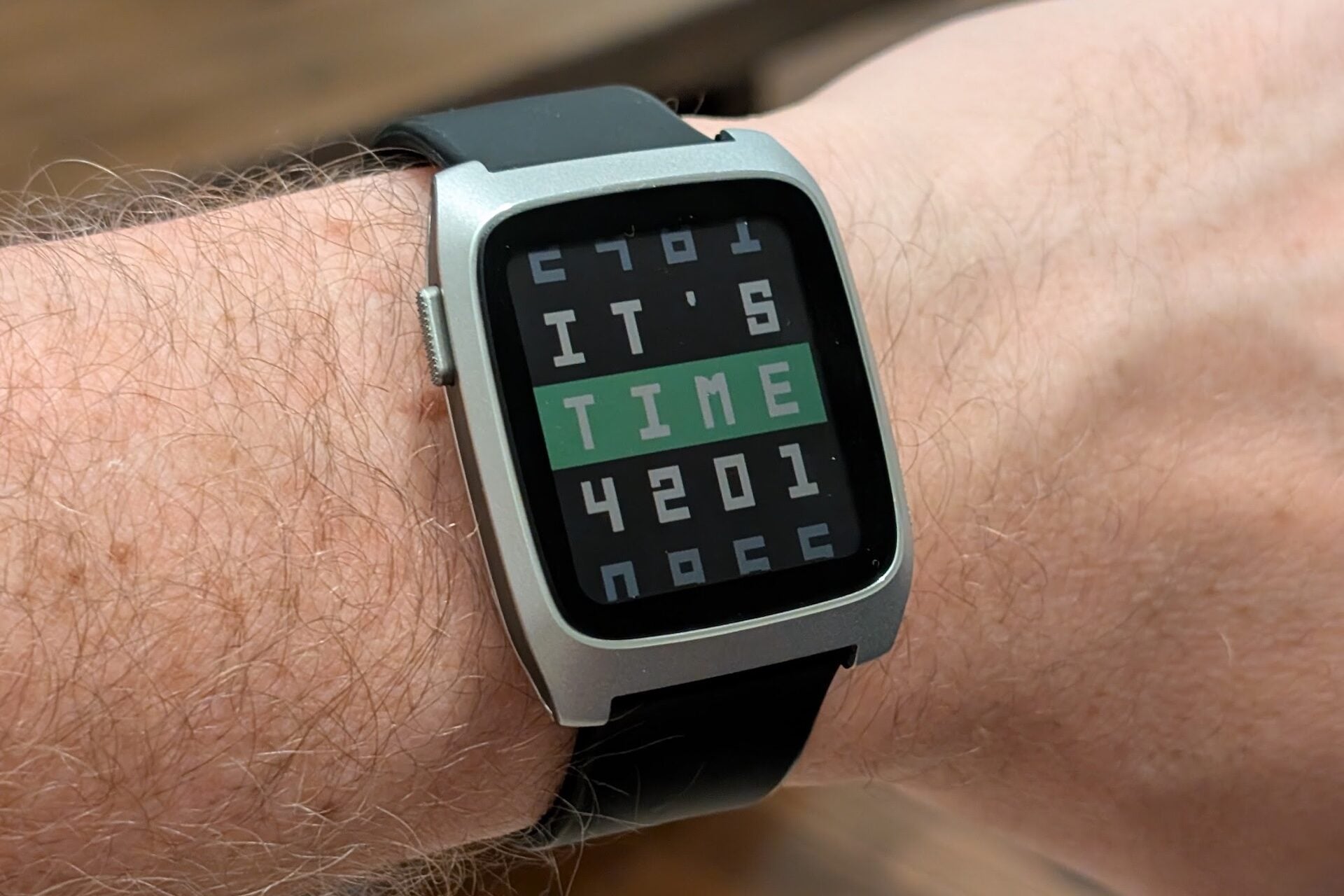 The Pebble Round 2, pictured above, hasn't had any screen issues (yet).