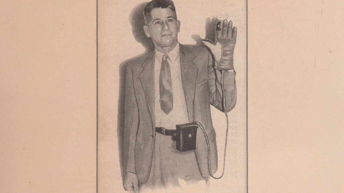 This Electric Shock Glove Was Invented for Police in the 1930s to &lsquo;Incite Fear&rsquo;