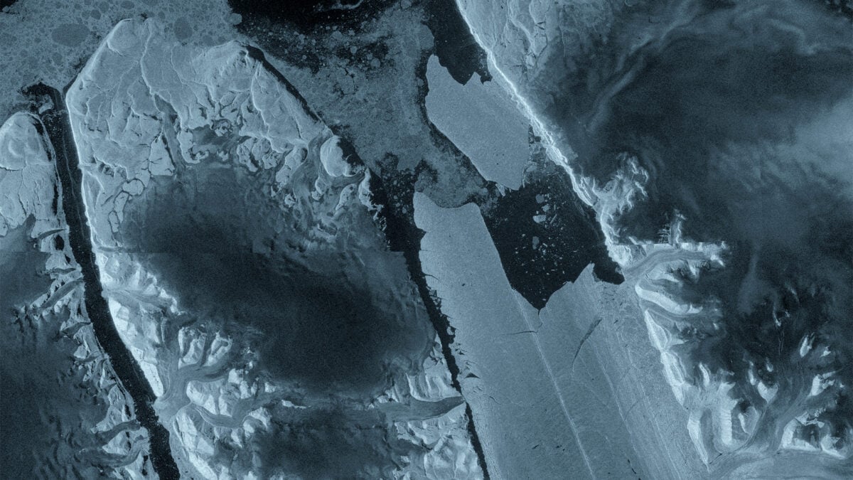 A Massive Iceberg Broke off Greenland. New Images Show What Led up to It