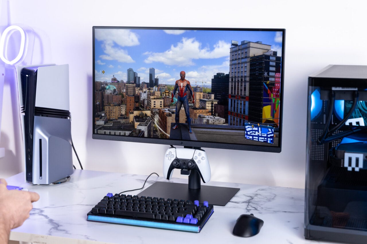 Playstation 27 Gaming Monitor With Dualsense Charging Hook Review 01