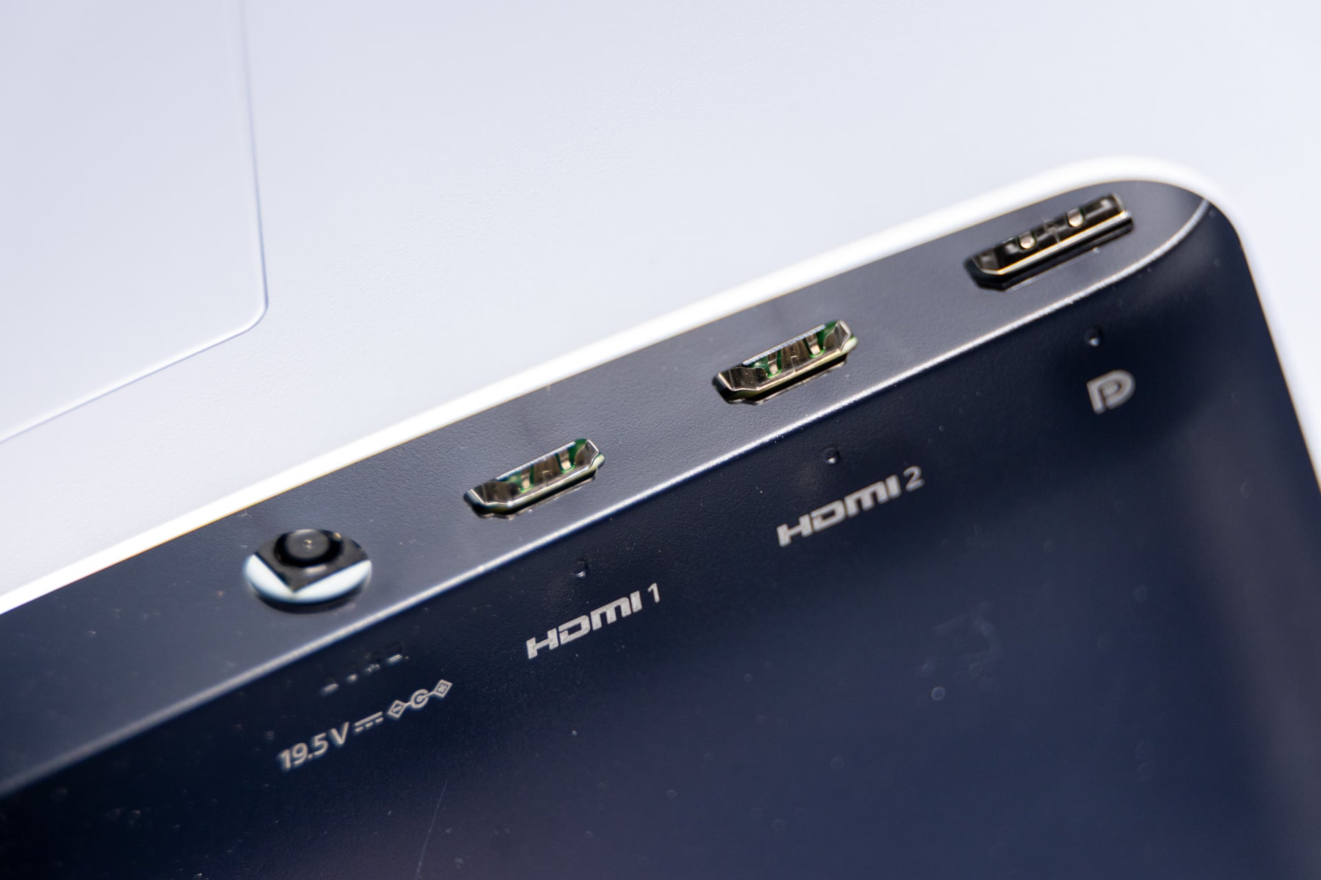Playstation 27 Gaming Monitor With Dualsense Charging Hook Review 10