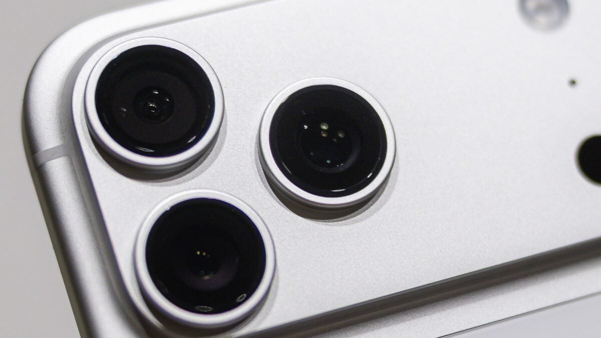 Excited to Take Deep Zoom Photos With Your Foldable iPhone? Get Ready for Disappointment