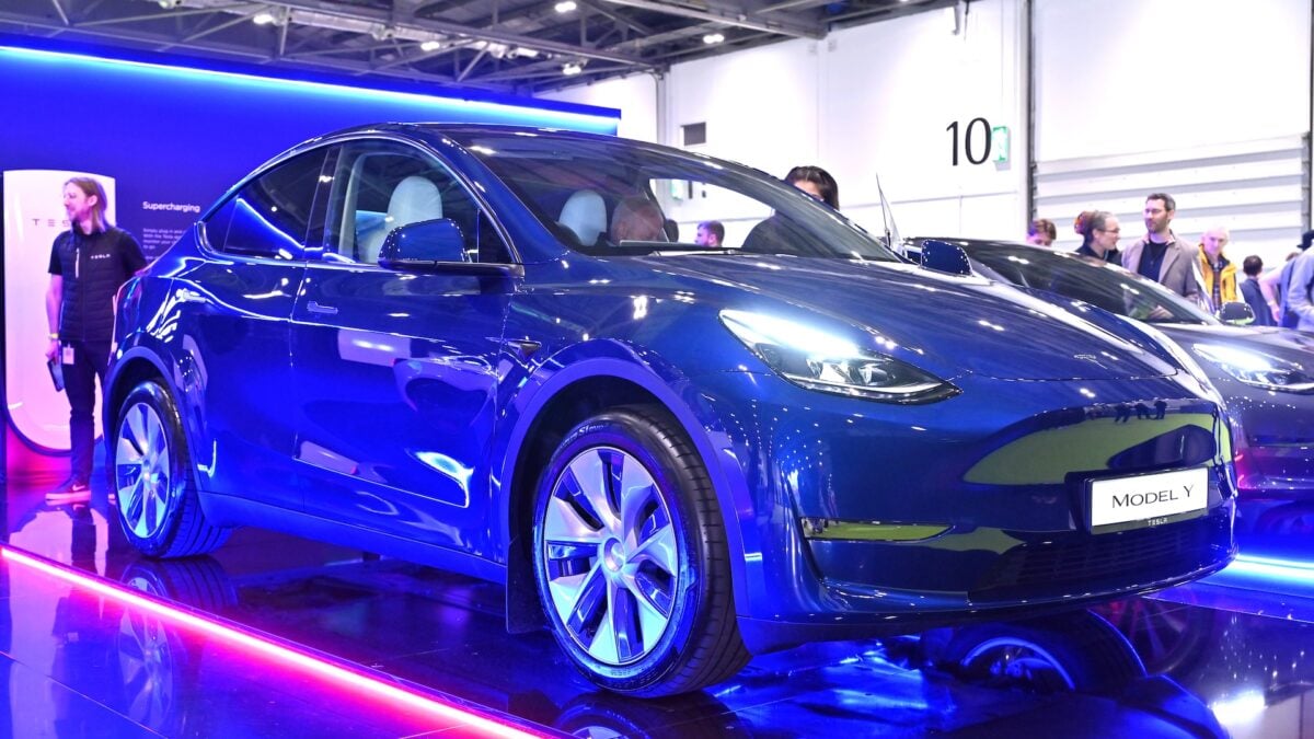 Tesla rappelle 20 000 voitures à cause d’un éblouissement des phares