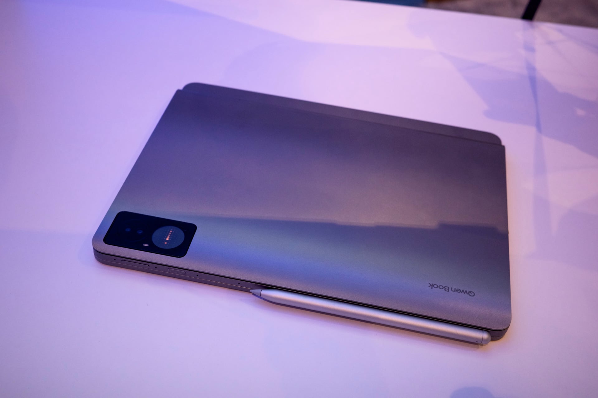 Alibaba Qwenbook 2