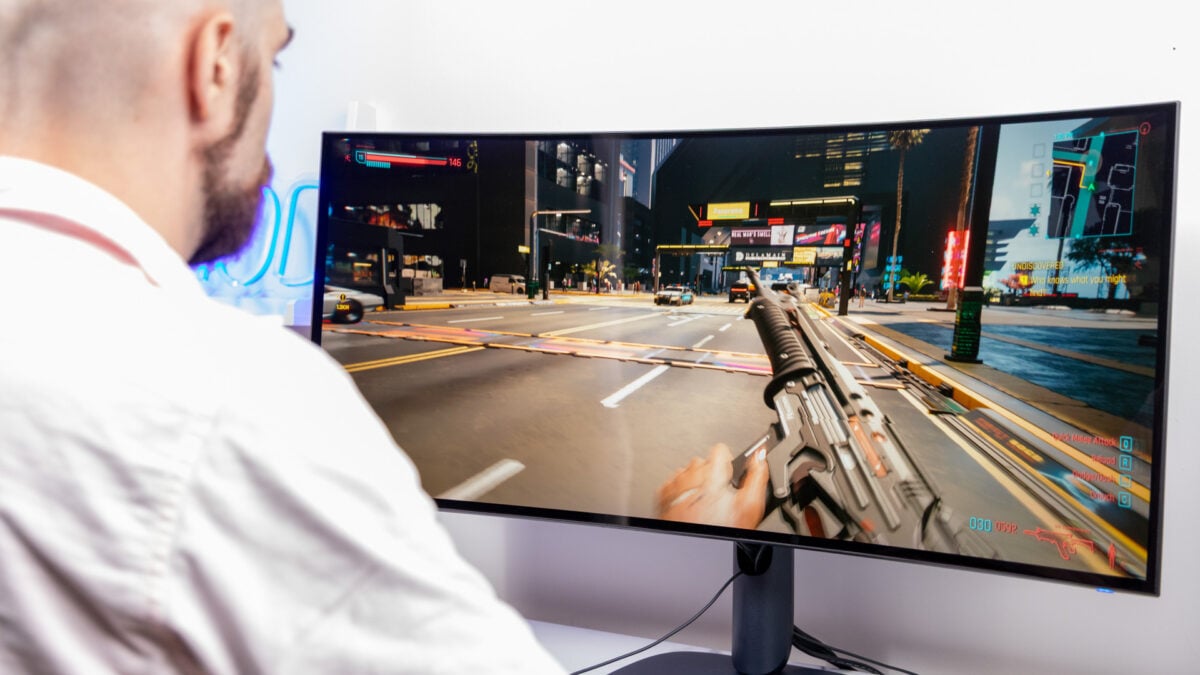 Alienware&rsquo;s AW3926QW Ultrawide Gaming Monitor Review: Size Really Does Matter