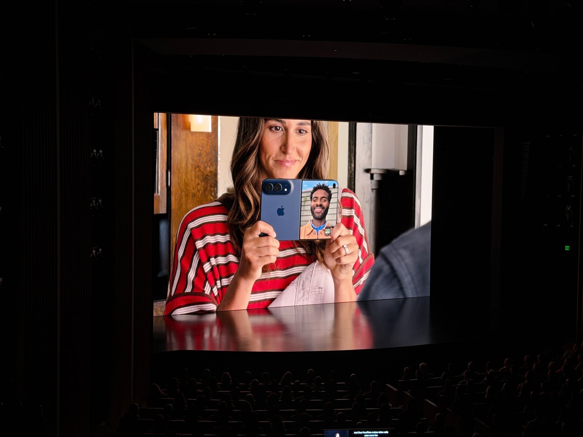 Apple iPhone Duo Facetime Camera