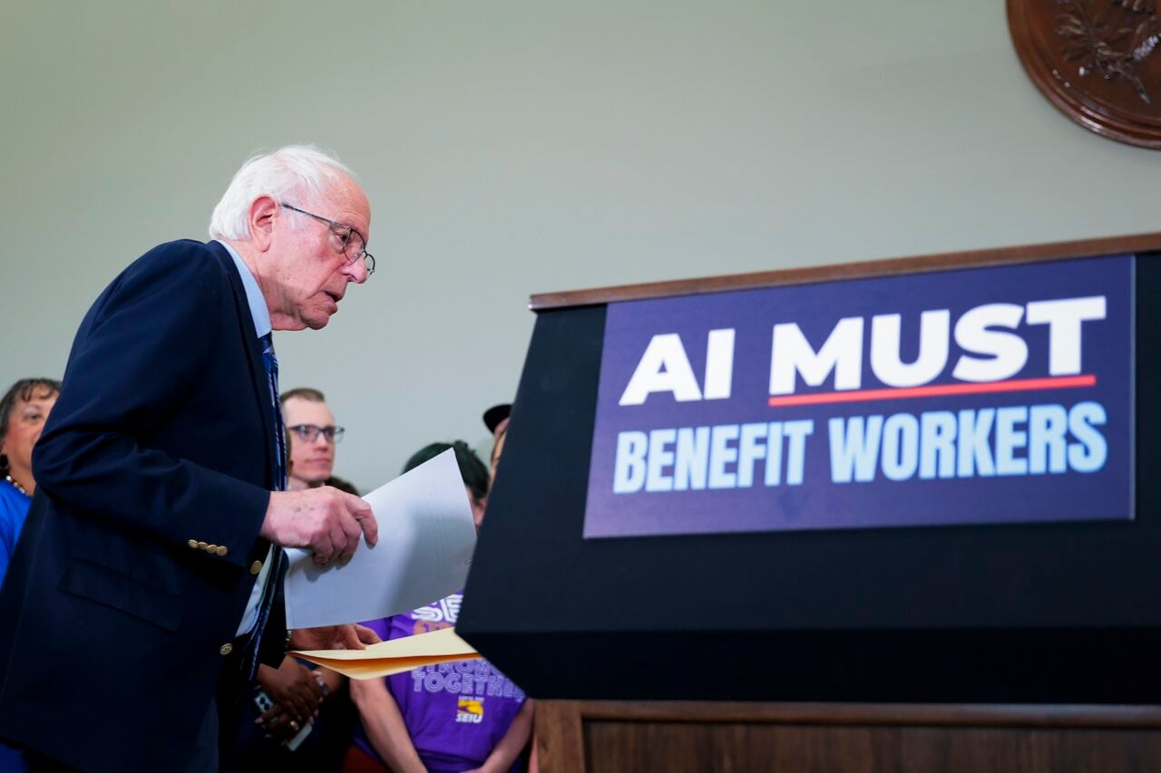 Bernie Sanders to Join Forces With Steve Bannon and Anthropic Researcher at ‘Pro-Human’ Conference