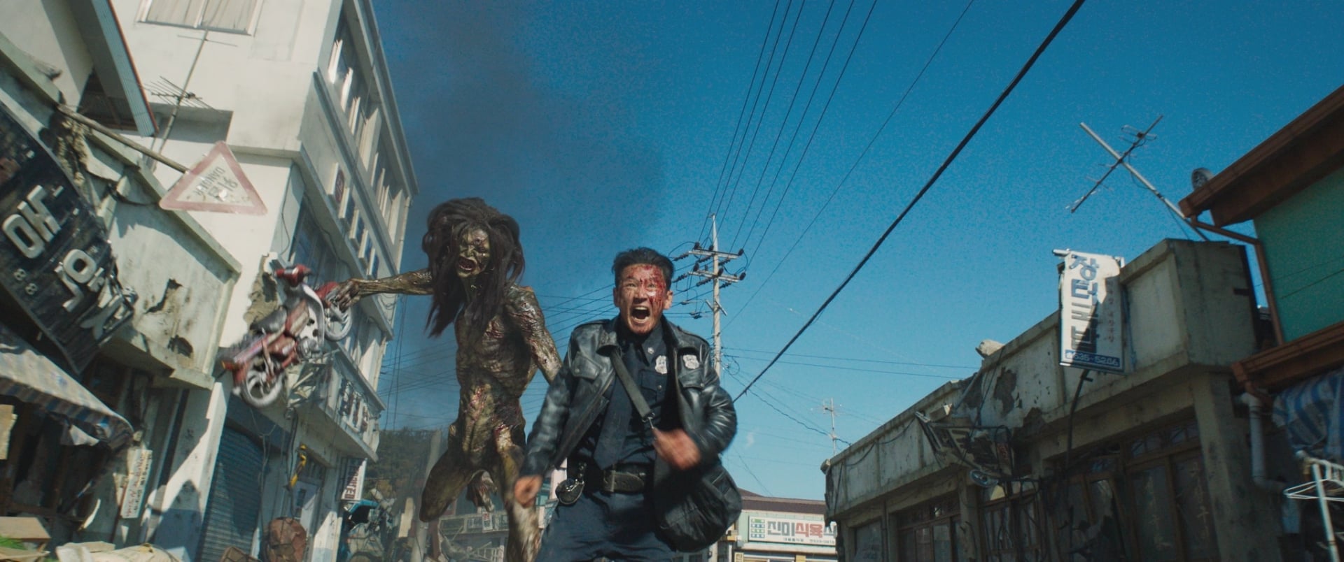 Hope still of Hwang Jung-min as police chief Bum-seok.
