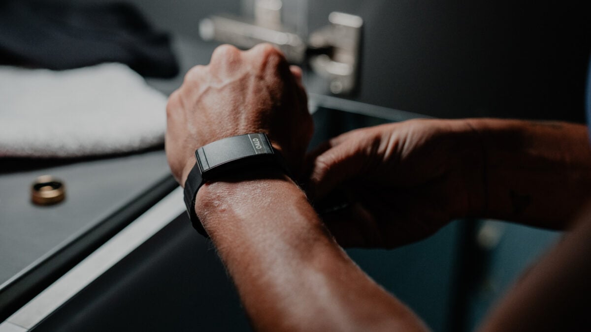 Qalo&rsquo;s Screenless Health Tracker Has a Smart Ring Companion, Too