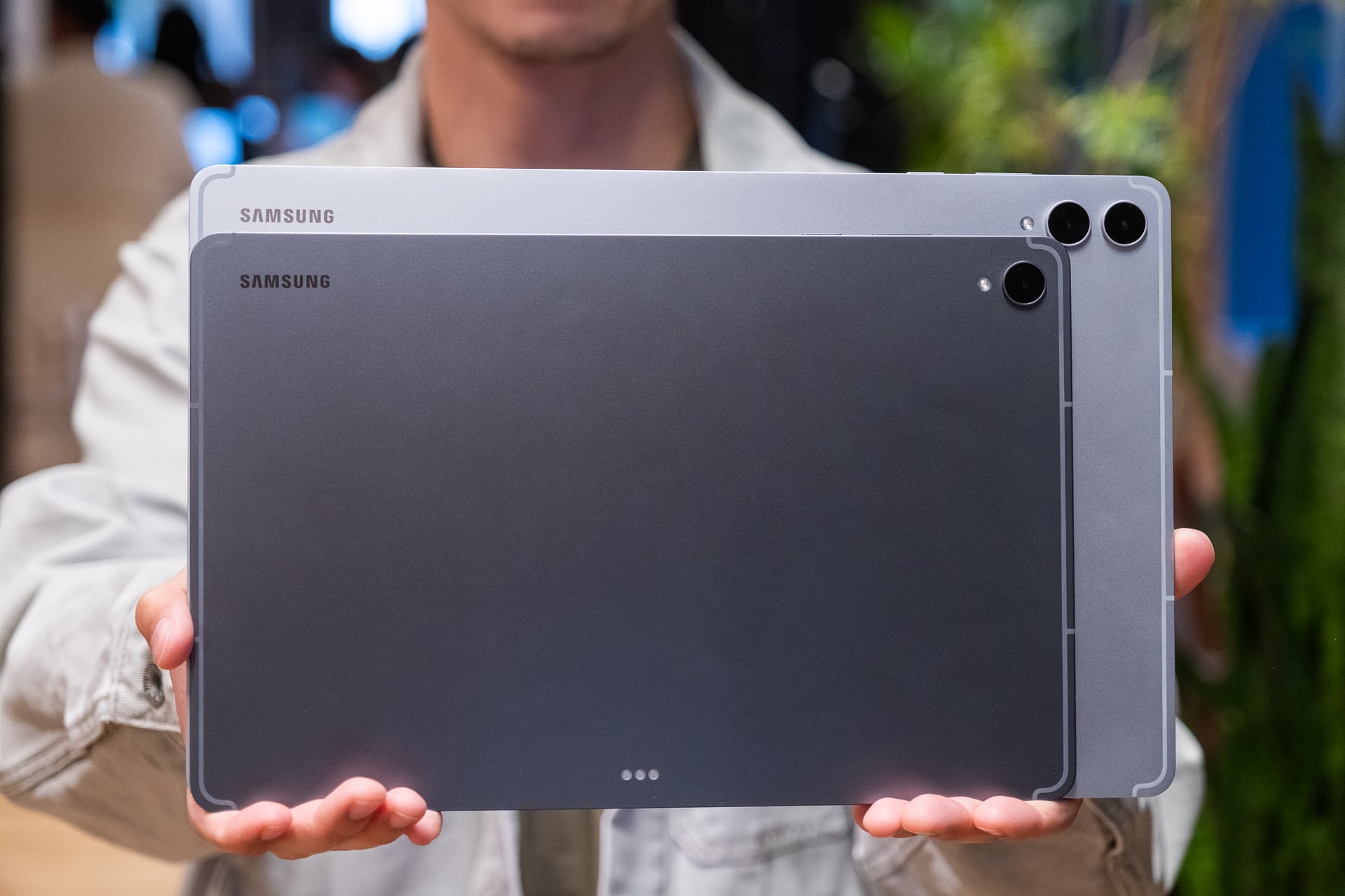 Samsung Galaxy Tab 12 01