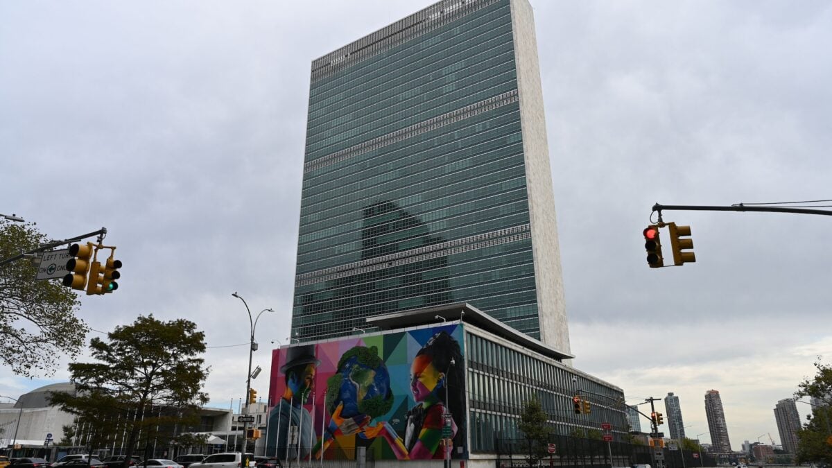 Painel de especialistas da ONU alerta que medidas de segurança tradicionais estão “desmoronando” à medida que a inteligência artificial avança