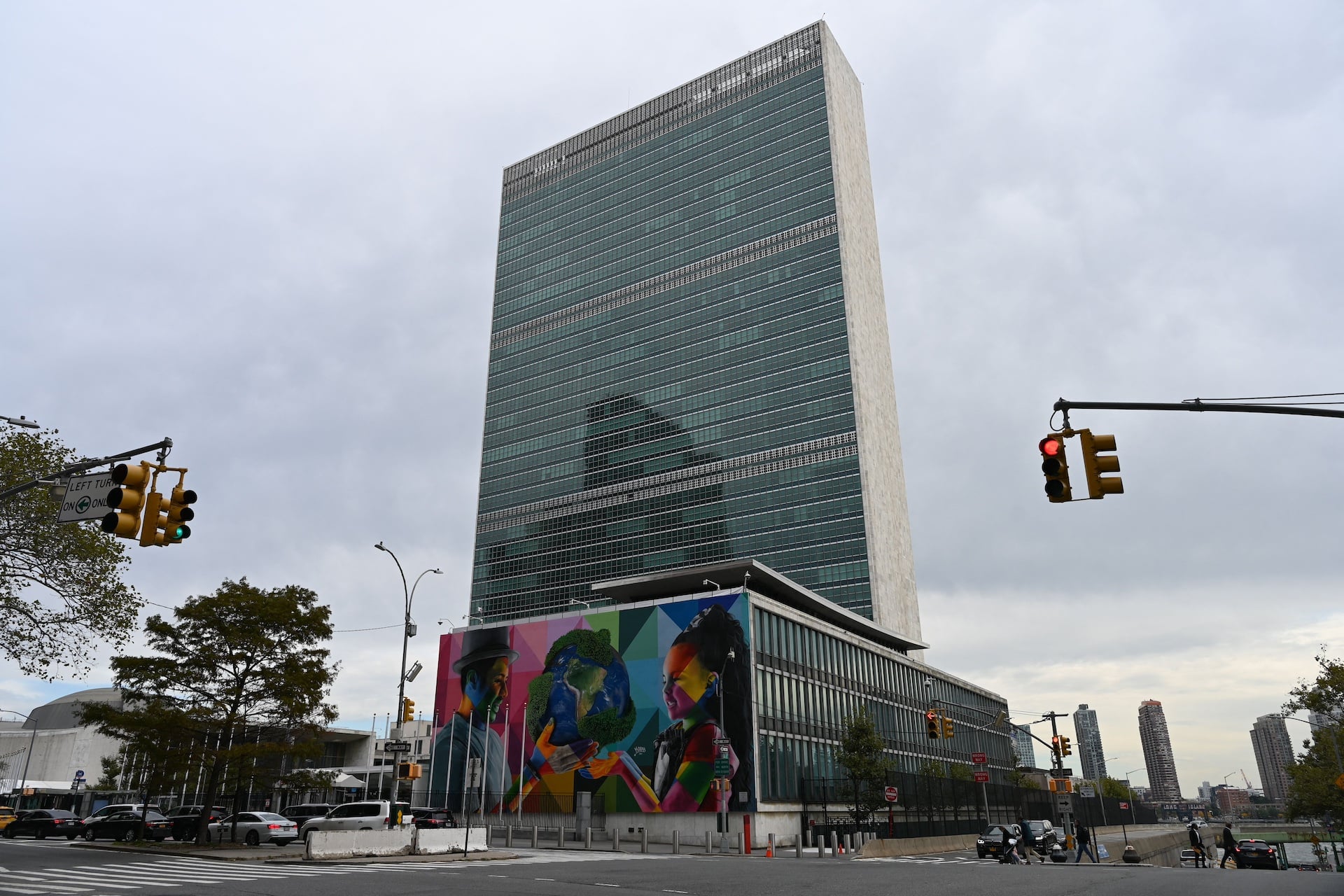 UN Experts Warn Traditional AI Safeguards Failing as Technology Accelerates