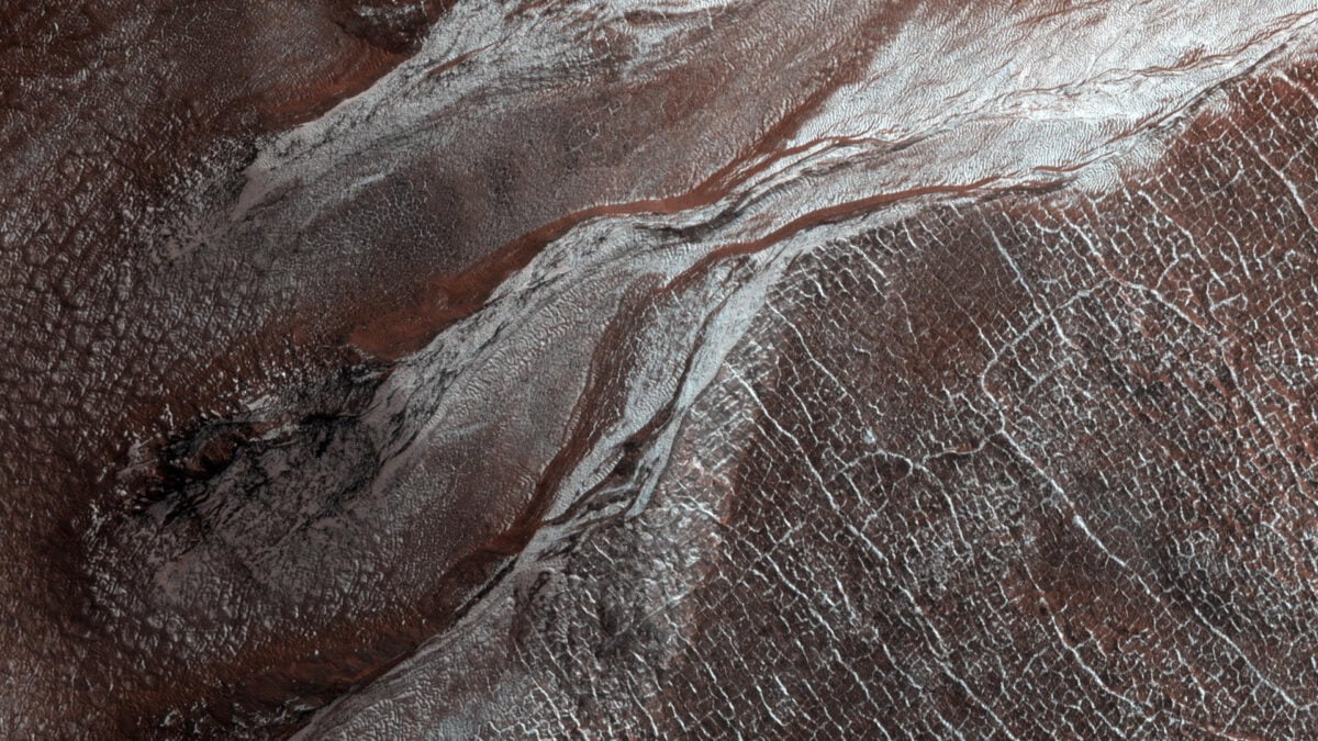 Scientists Thought Ancient Water Carved Martian Gullies. New Analysis Says Otherwise