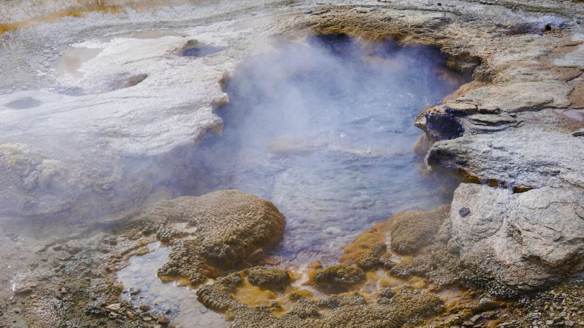 Early Earth Was a Molten, Asteroid-Blasted Hellscape. Scientists Now Know When That Changed