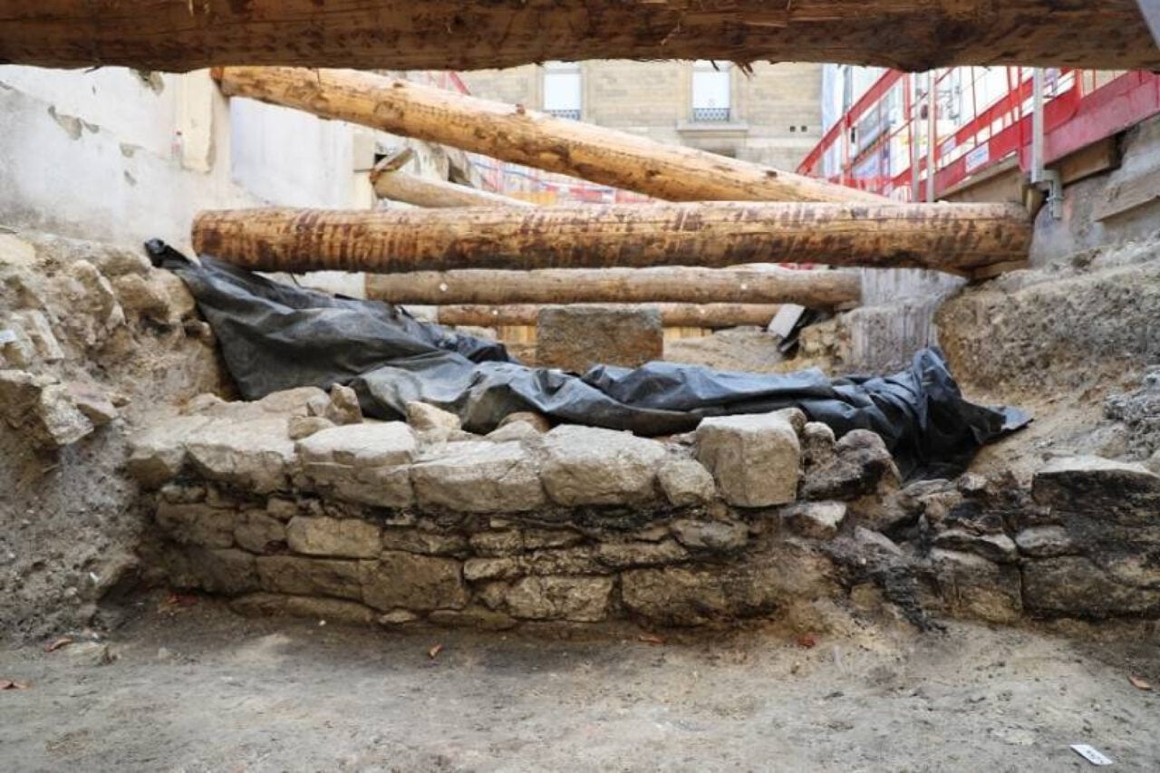 Ancient Parisians Torched Their Own City to Stop Caesar. Archaeologists May Have Found the Scorch Marks