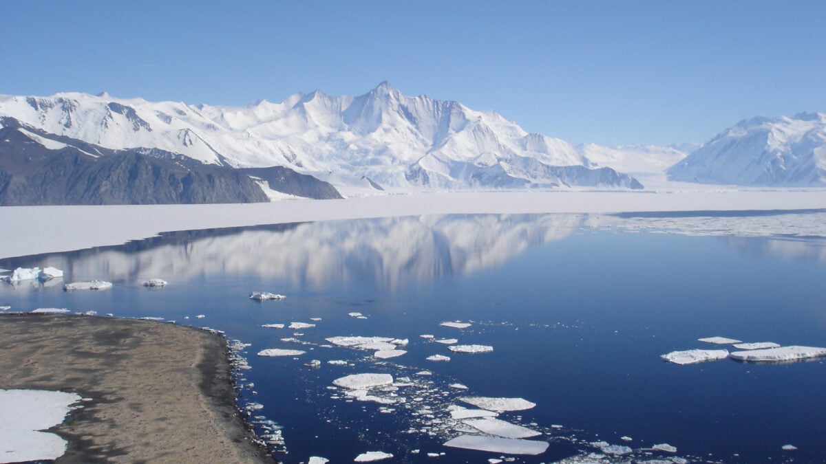 Did Antarctic Supermountains Trigger the Cambrian Explosion?