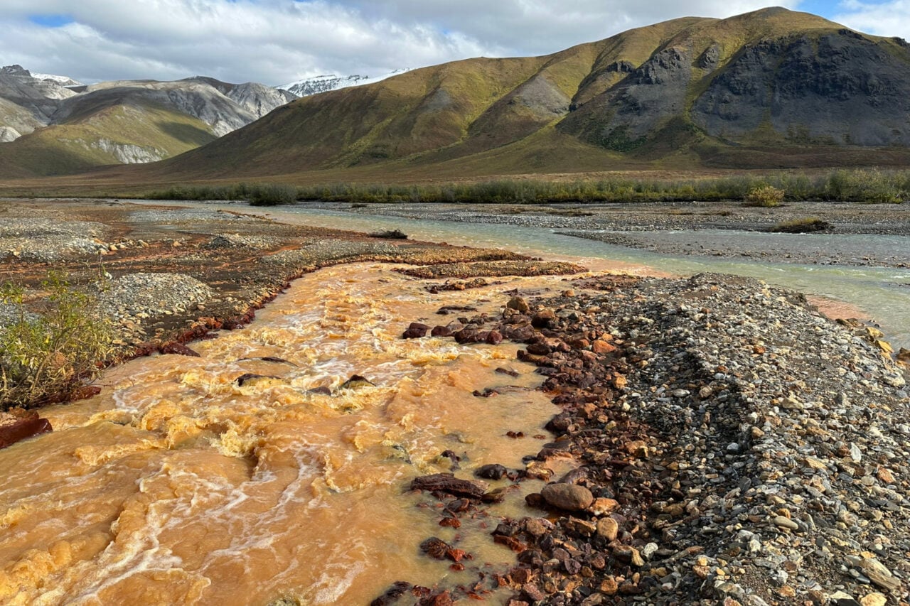 Orange Tributary Igning Alaska Brooks Range River Rusting