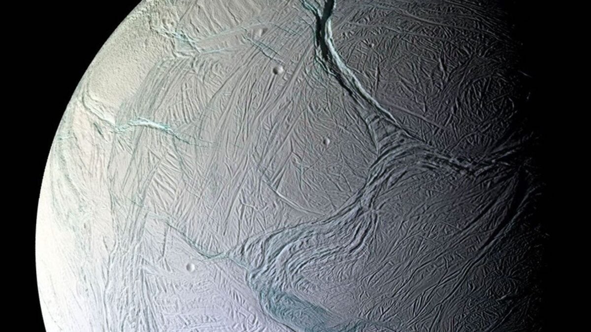 Scientists Find Microbial Life Could Survive on Saturn’s Icy Moon Enceladus