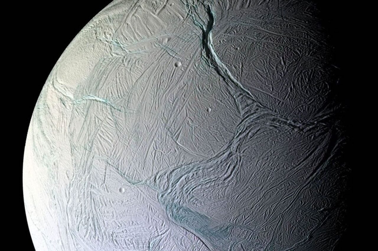 Scientists Find Microbial Life Could Survive on Saturn’s Icy Moon Enceladus