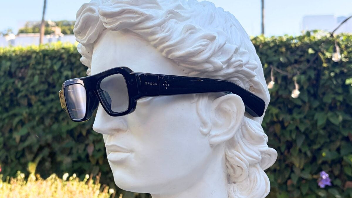 Do Snap&rsquo;s Beefy AR Glasses Actually Bend Your Ears?