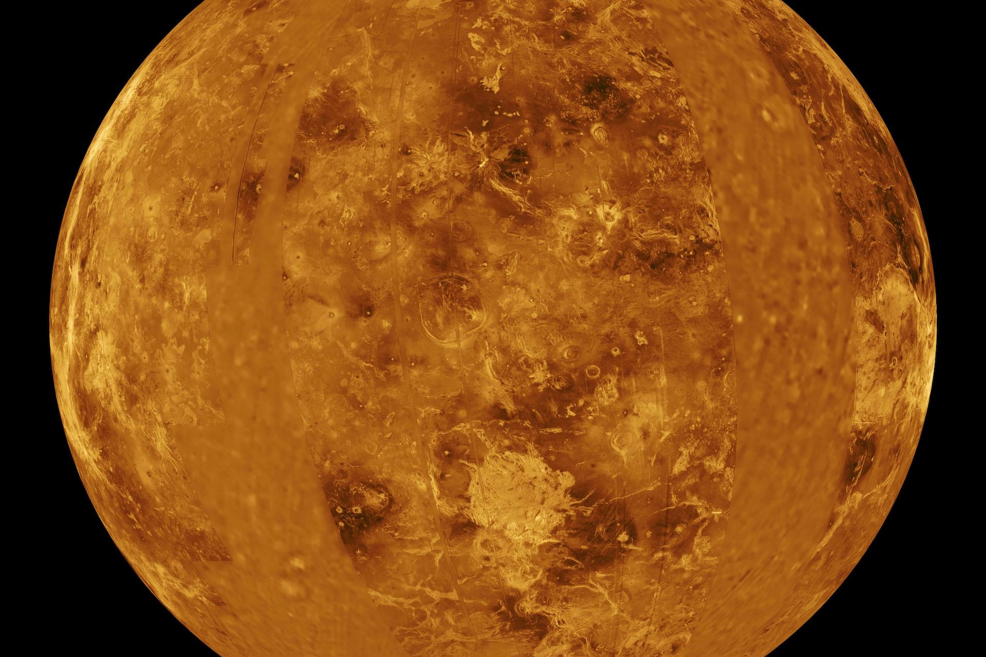 The hottest planet of the solar system has an average surface temperature of 867 Fahrenheit. 
