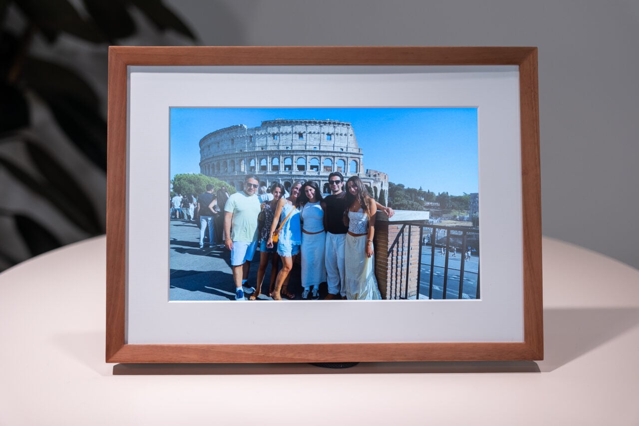 Amazon’s Digital Photo Frame Uses Alexa to Make Sense of Your Family Photos