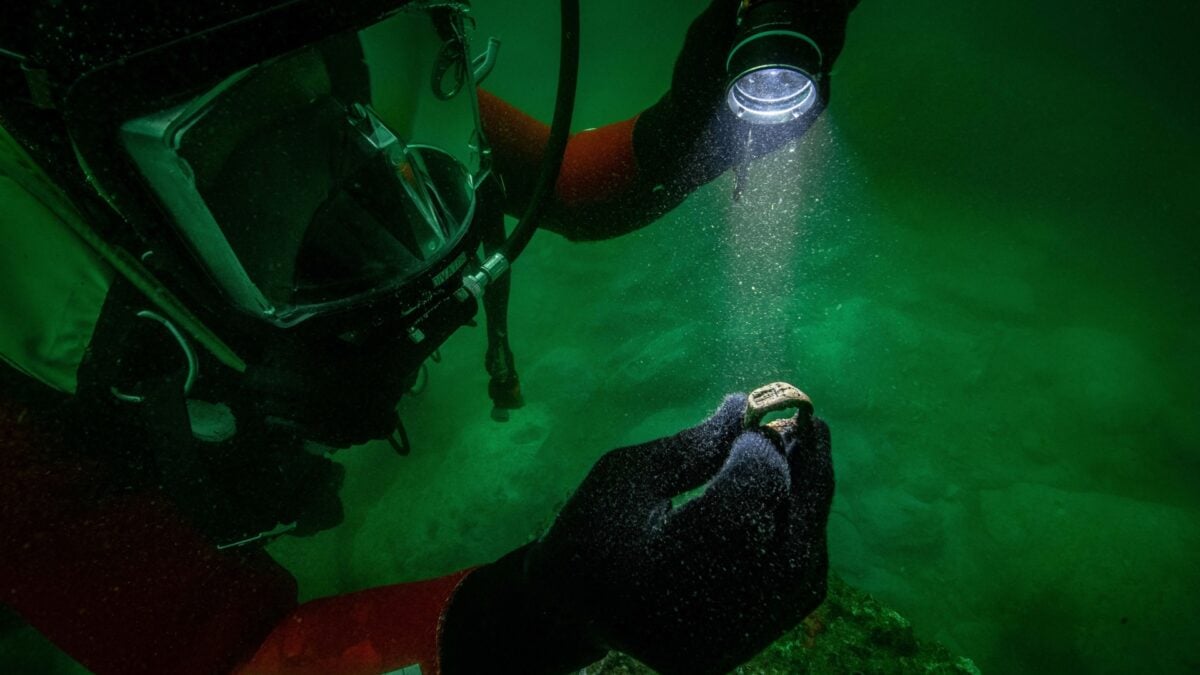 Undersea Archaeologists Recover the Only Known Ring Engraved With the Lighthouse of Alexandria