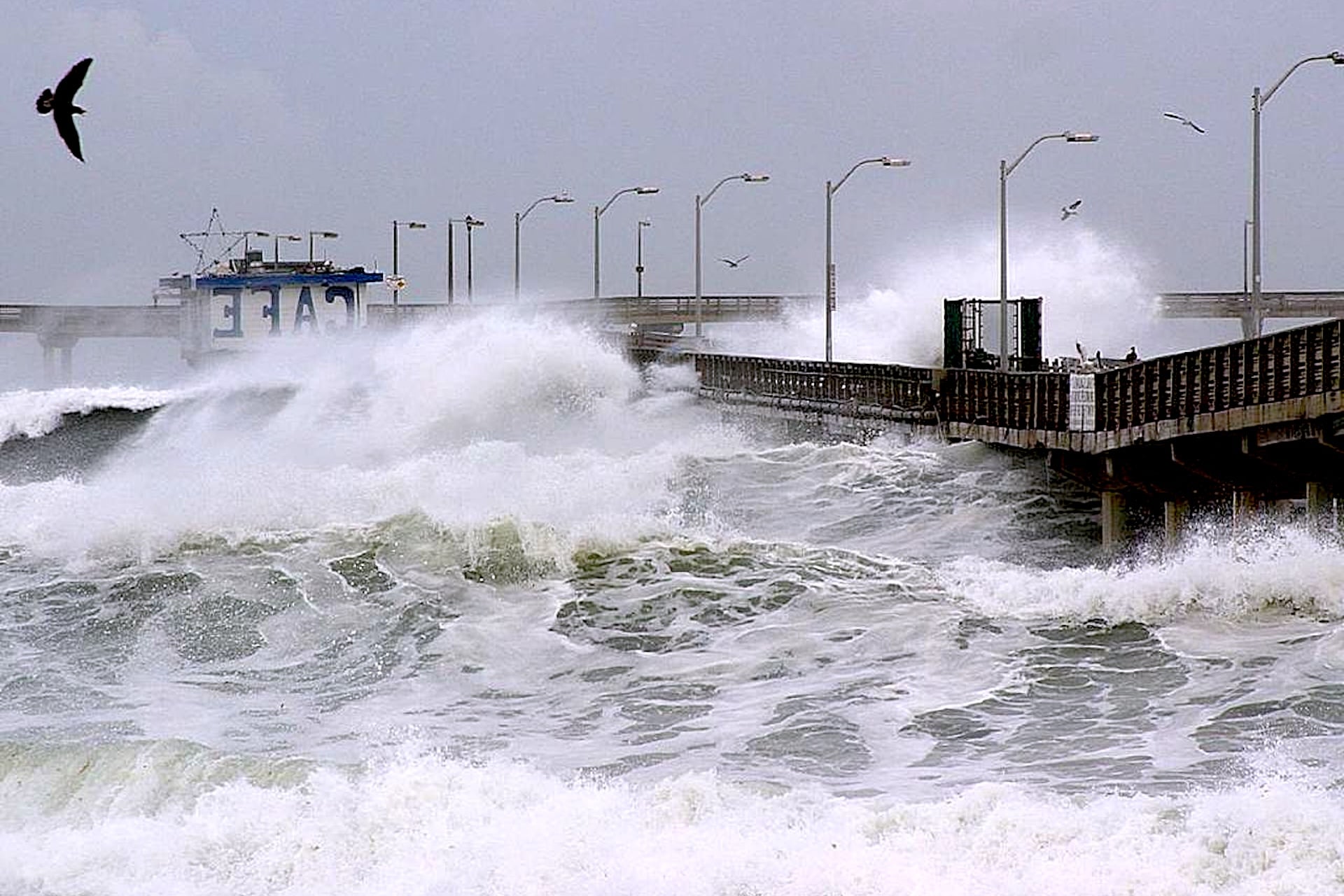 El Nino Waves Beach