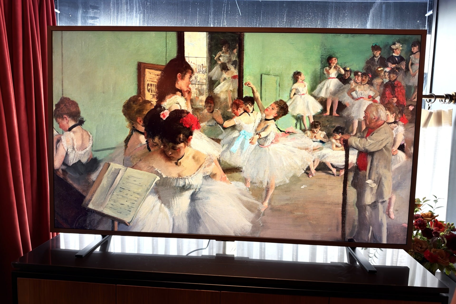 Edgar Degas' 'The Dance Class' isn't best displayed in a 16:9 aspect ratio, no matter what LG and The Met say. 