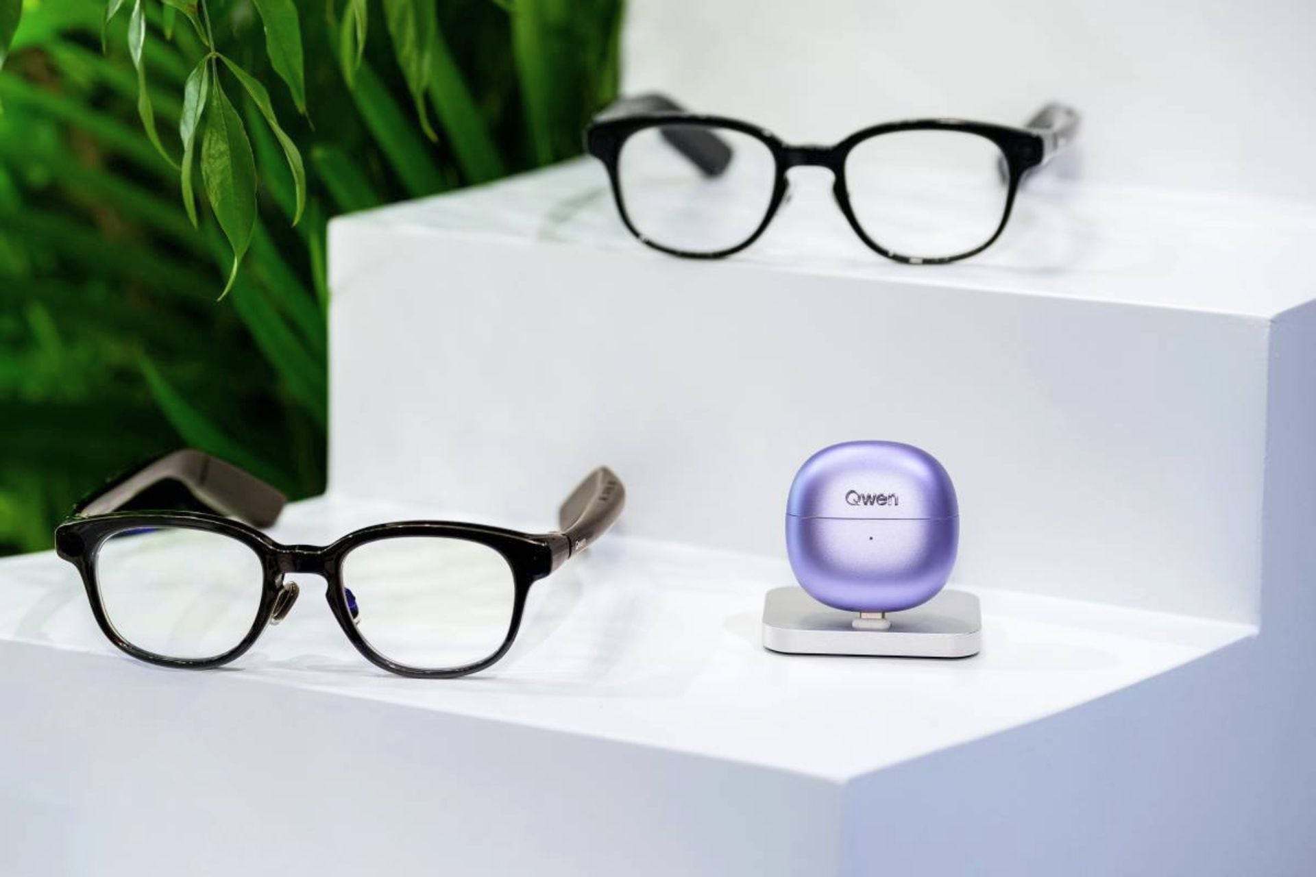 Qwen Glasses N1 smart glasses