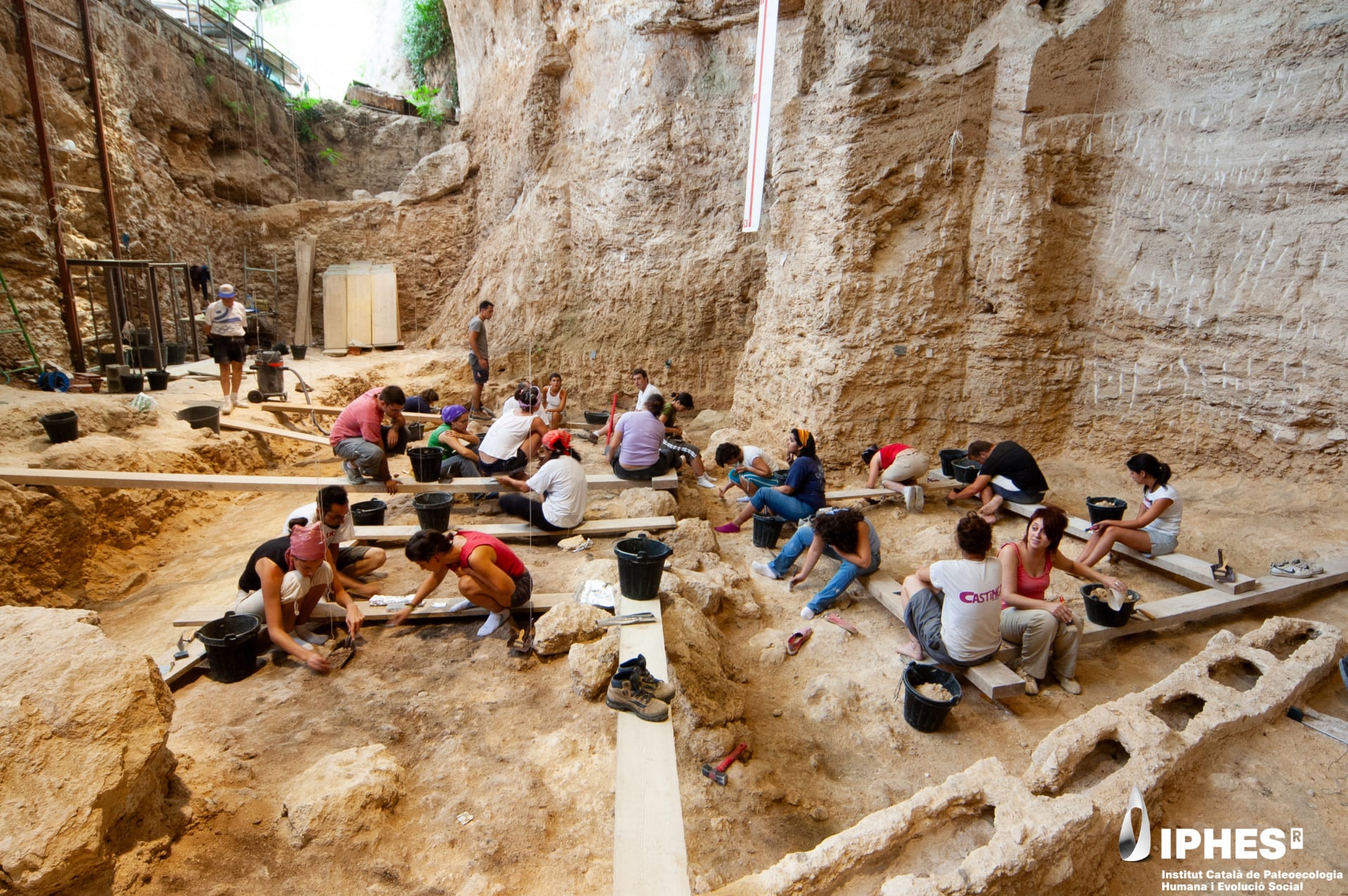 General view of the archaeological excavation at Abric Romaní, Capellades (Barcelona).