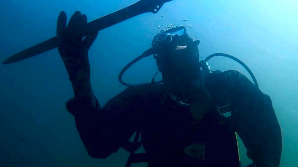 Archaeologists Fished a 3,300-Year-Old Sword From a Volcanic Crater Lake—and It’s Still Sharp