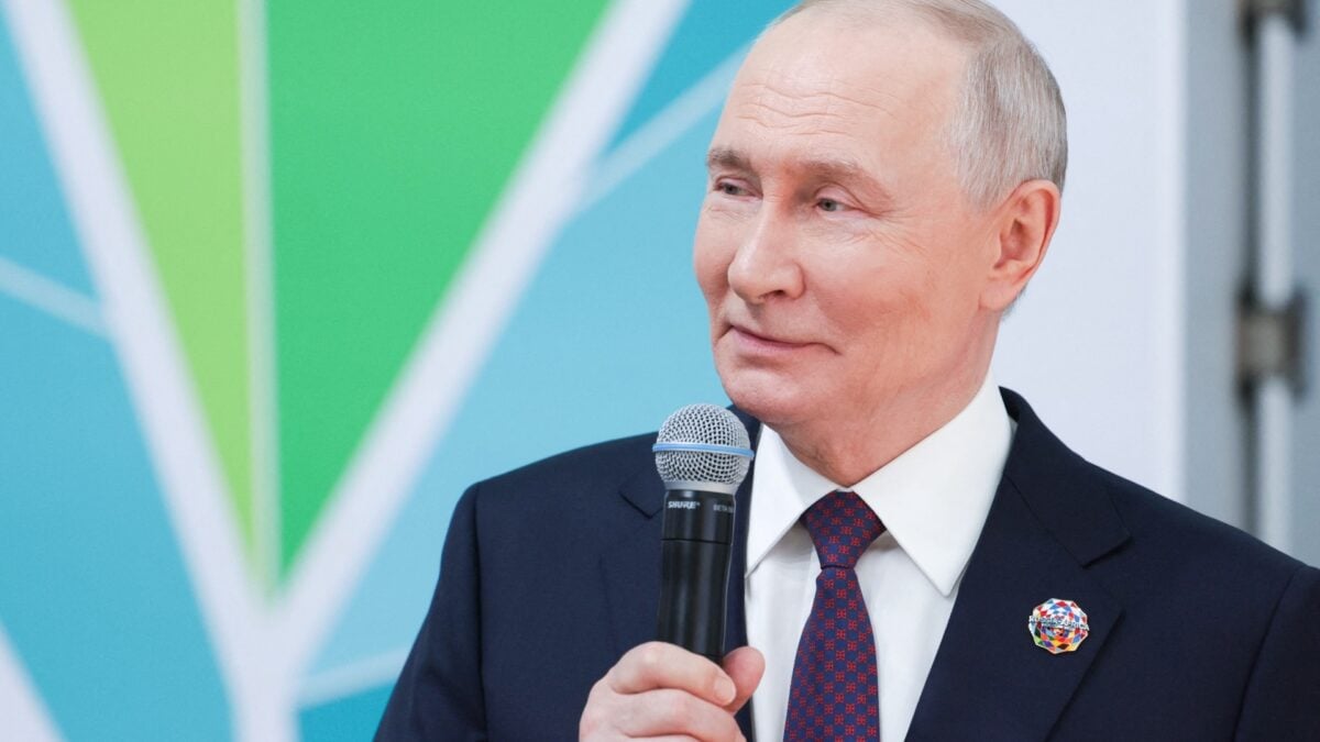 Putin Calls Elon Musk a ‘Real Genius,’ Says Russia Coordinates With Him on Satellites