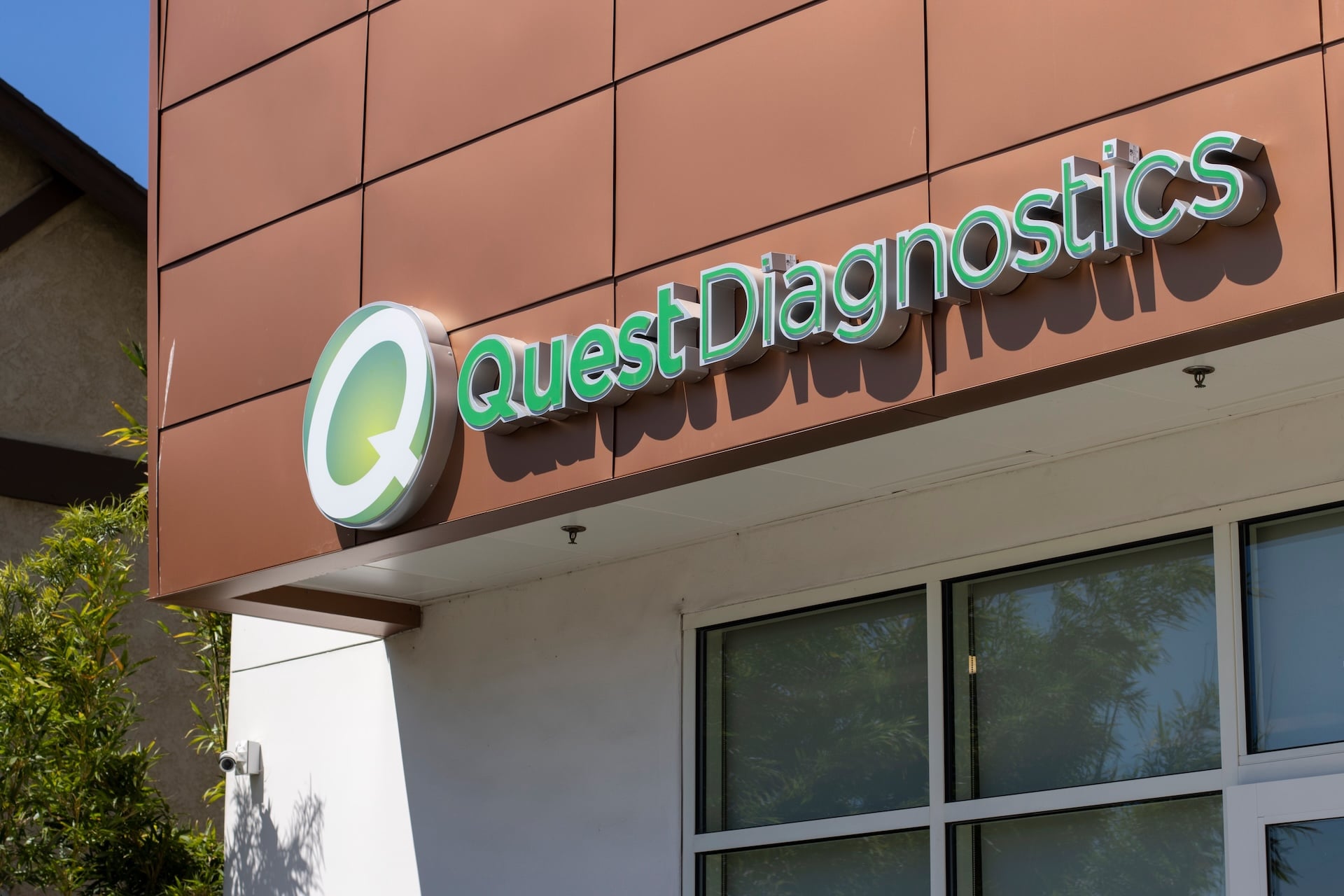 Quest Diagnostics Sign