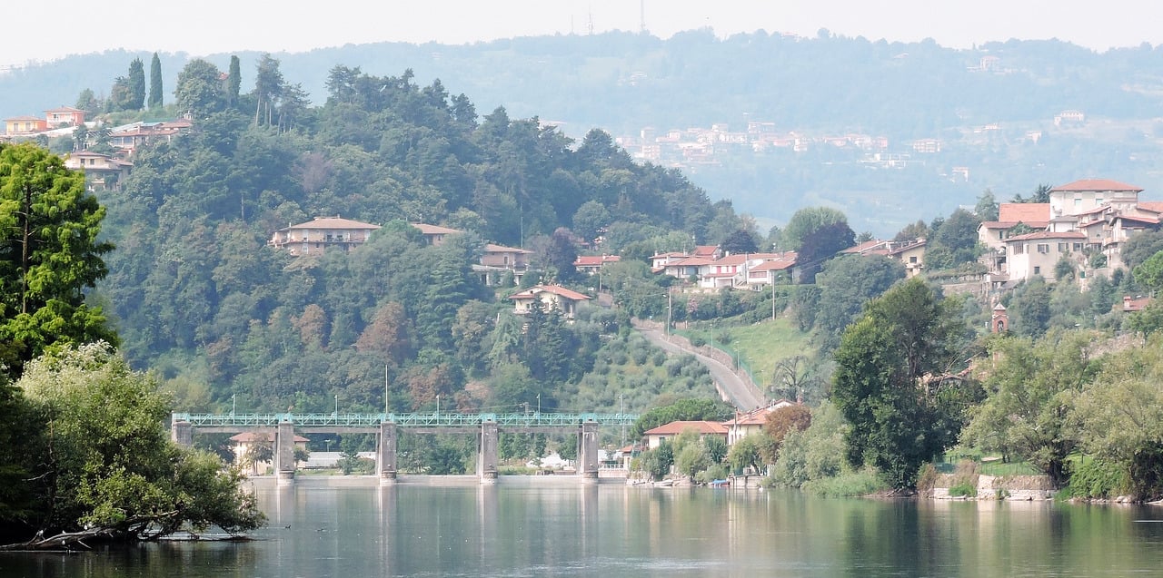 Sarnico Dam Oglio River
