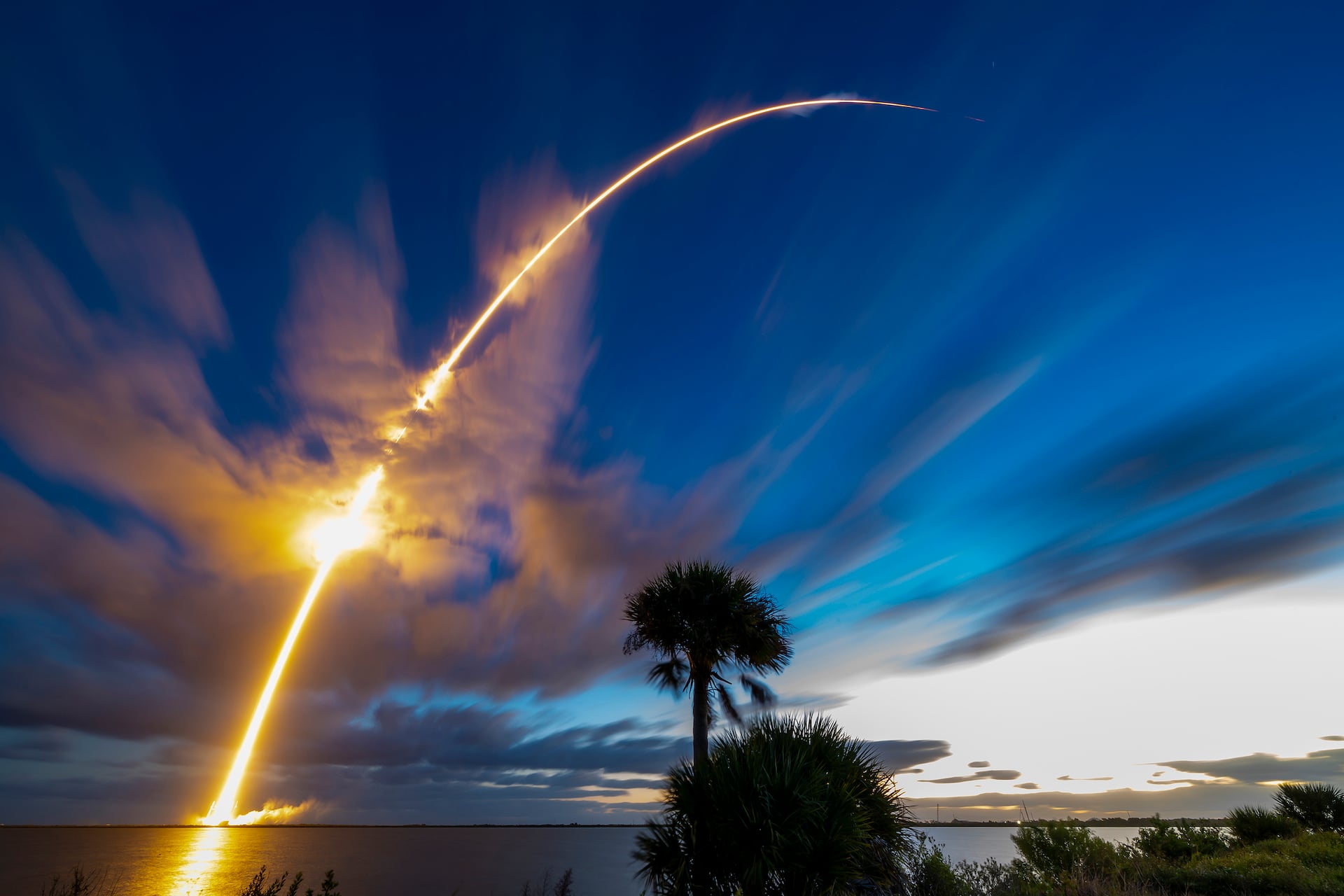 A Falcon 9 rocket launches the Starfall cargo module to orbit.